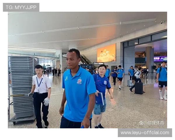 热身赛申花演练阵容，新援拉唐锋线搭档